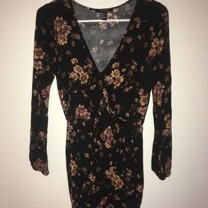 Light, ribbed, long sleeve dress.